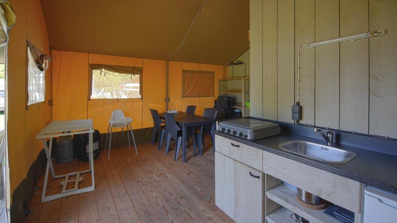 Safari tent at Camping de Rammelbeek Lattrop Rom bilde