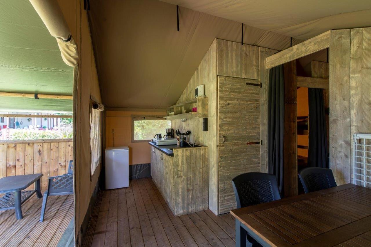 Safari tent at Camping de Rammelbeek Lattrop Rom bilde